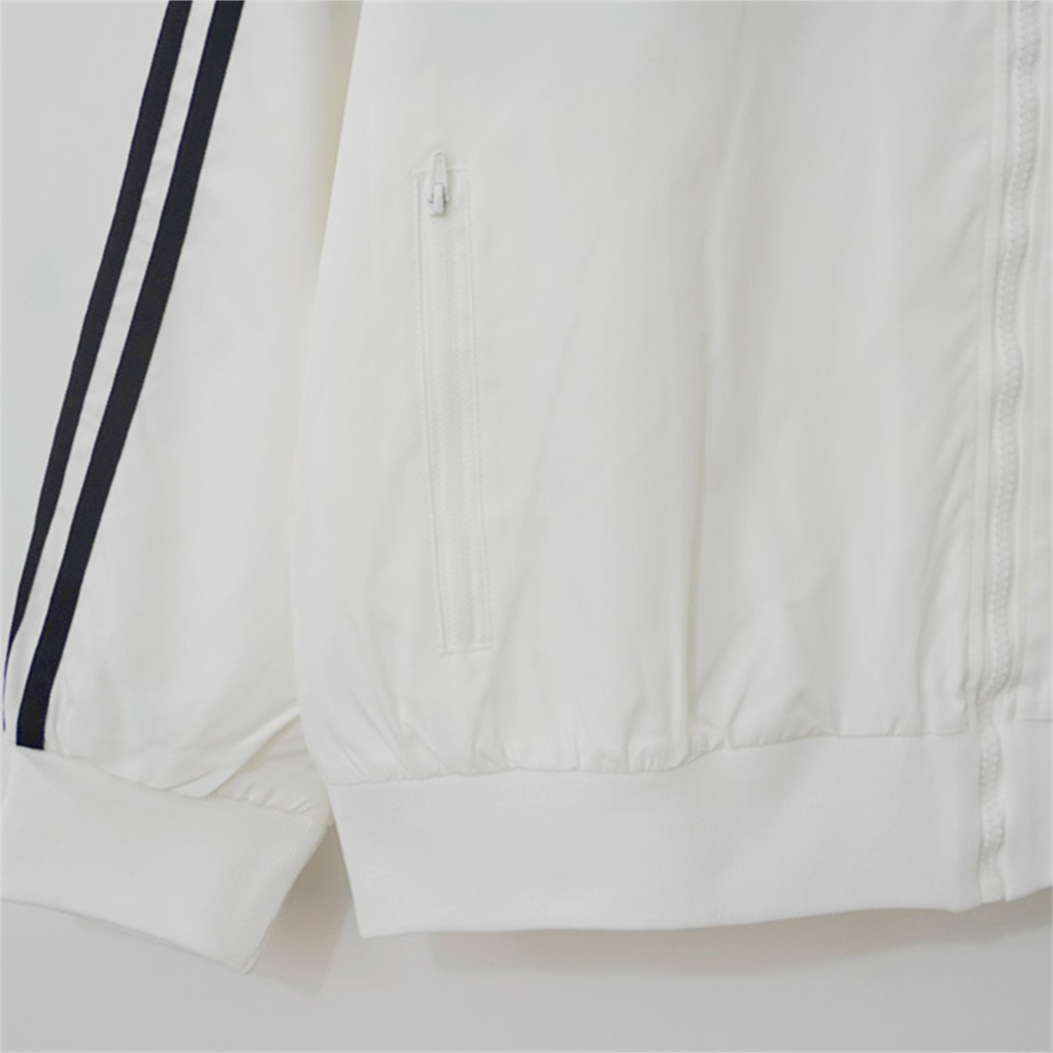 TKH-turbokithub-Retro Real Madrid 2013-14 Windbreaker Jacket - White And Black