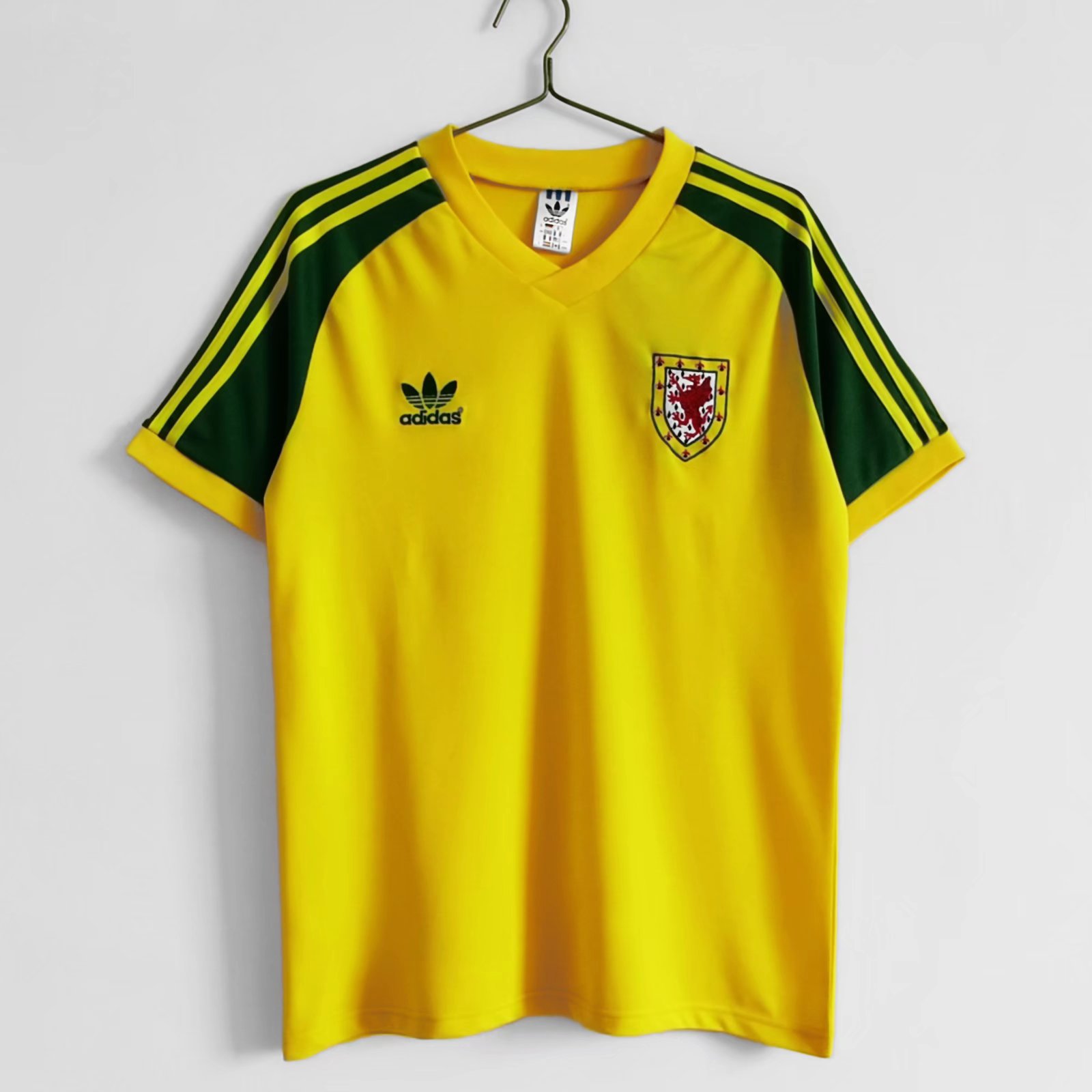 TKH-turbokithub-Retro Wales 1982 Away Stadium Jersey