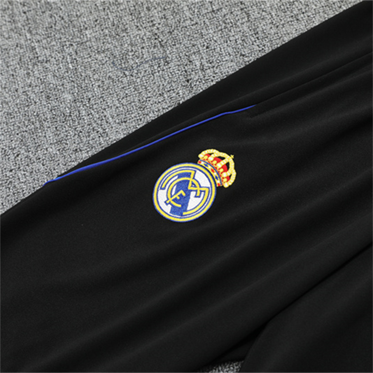 TKH-turbokithub-Real Madrid 25-26 Long Sleeve Training Set - White Loong Black Blue Top and Black Pants