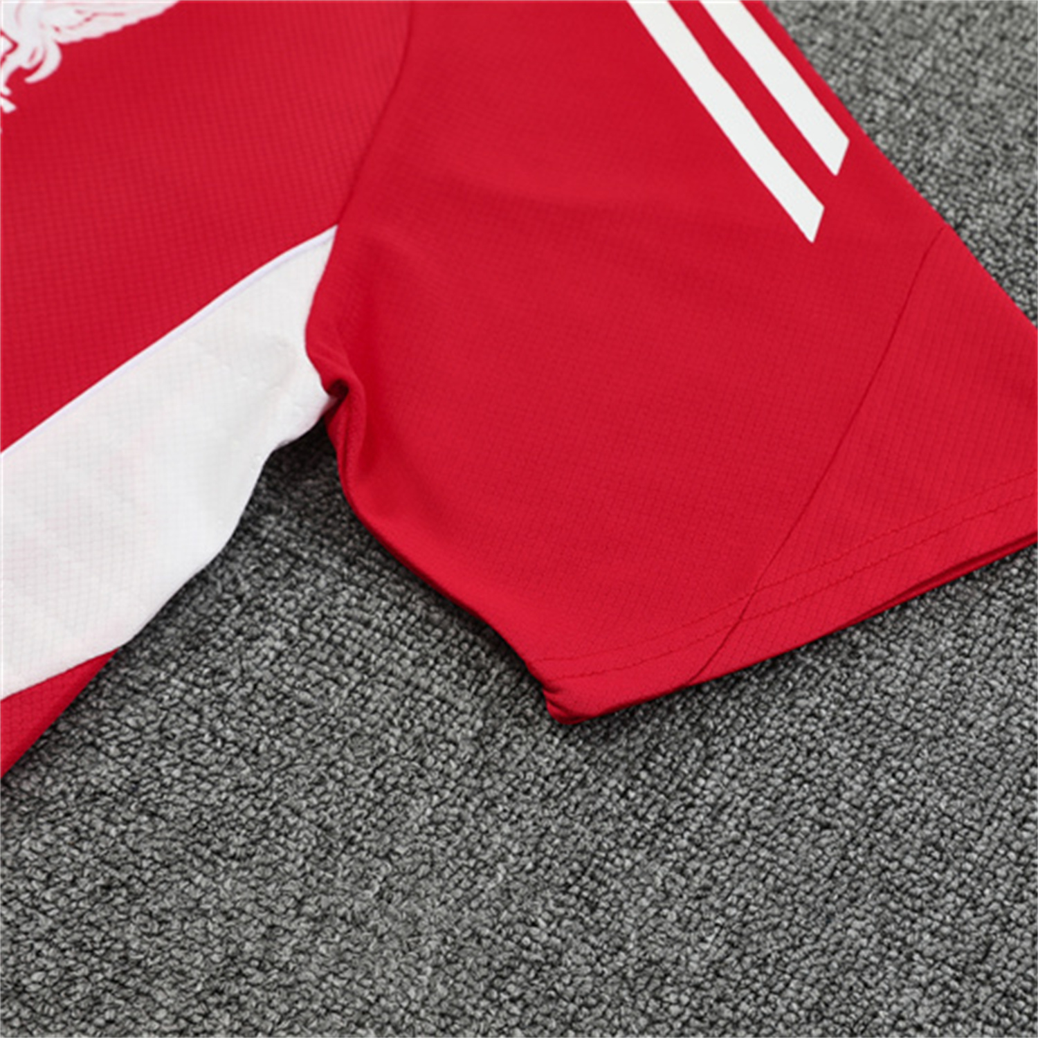 TKH-turbokithub-Liver.pool 25-26 Short-Sleeve Training Set - Red Top & Black Shorts