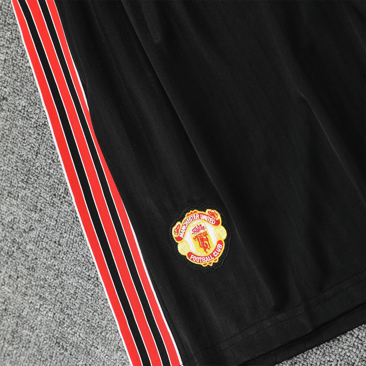 TKH-turbokithub-Manchester United 25-26 Short-Sleeve Training Set - Red Lines Black Top & Black Shorts
