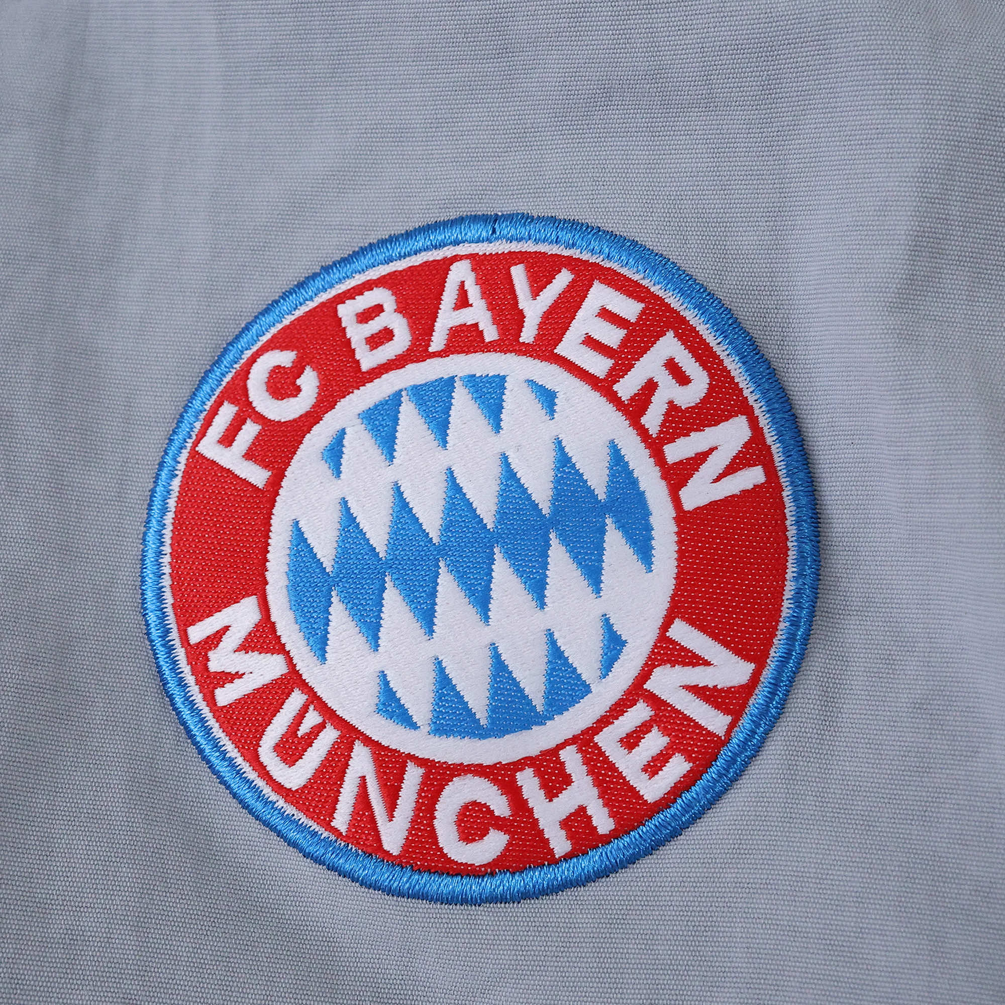 TKH-turbokithub-Bayern Munich 25-26 Grey Throwback Windbreaker Jacket - Grey