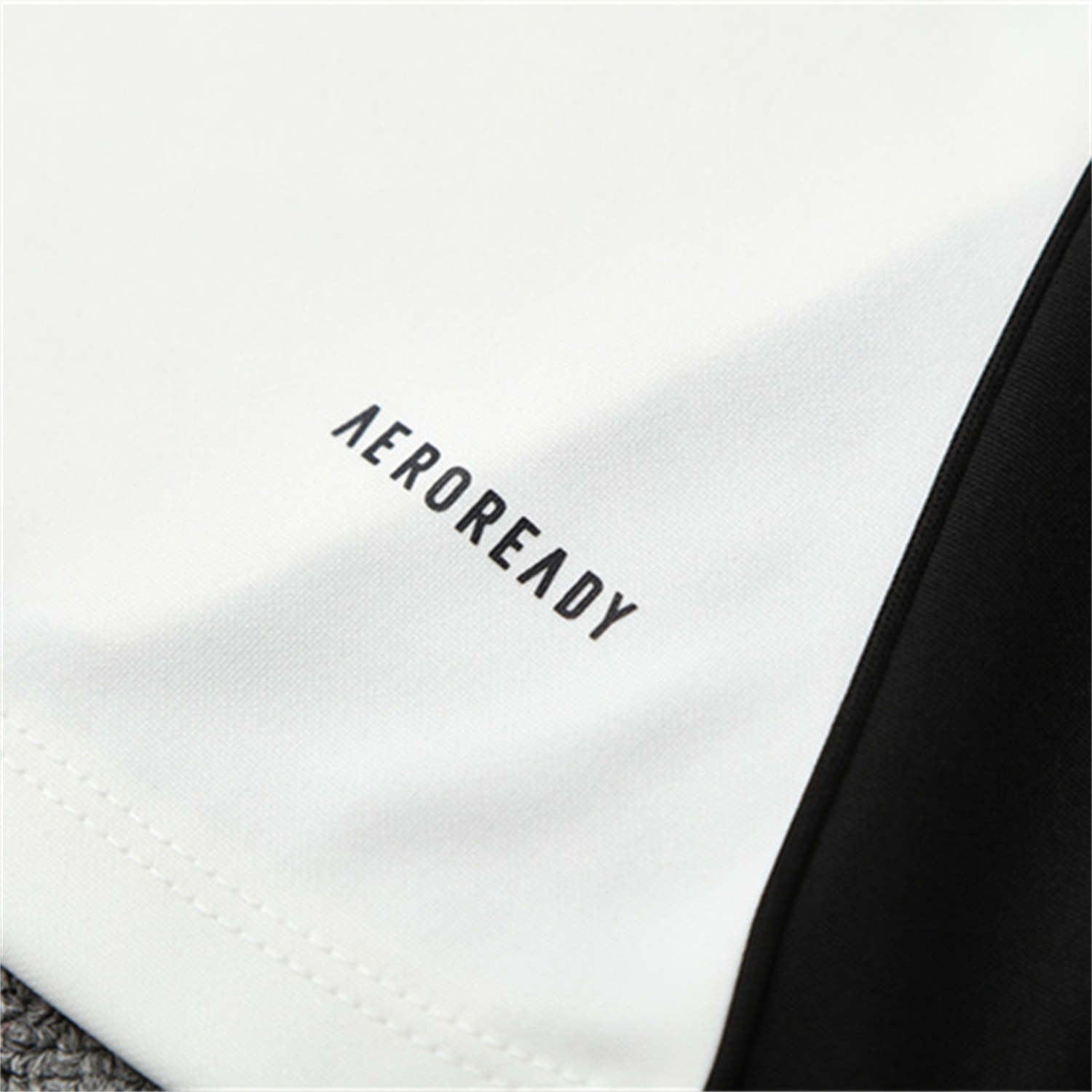 TKH-turbokithub-Liver.pool 25-26 Long Sleeve Training Set - White Top & Black Pants