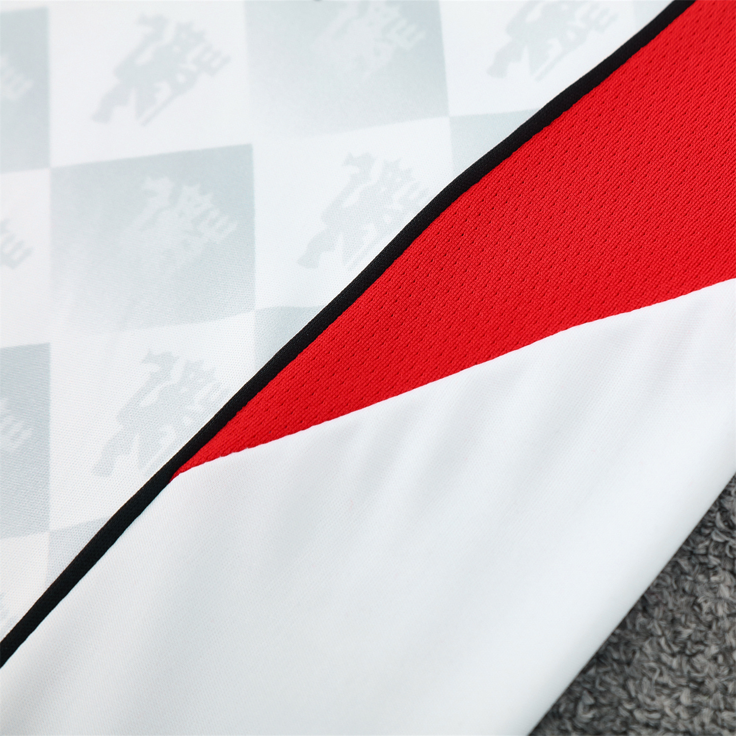 TKH-turbokithub-Manchester United 25-26 Vest Training Set - Red Edge White Vest & Black Shorts
