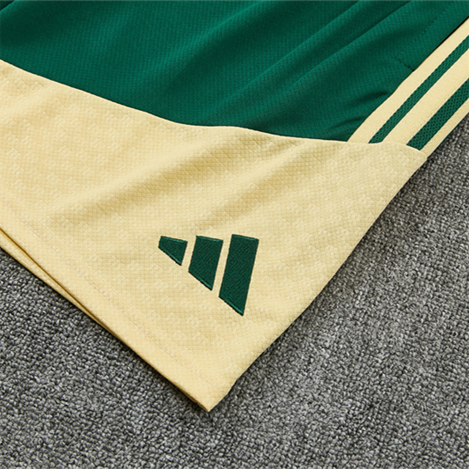TKH-turbokithub-Real Madrid 26-27 Short-Sleeve Training Set - Green Camouflage Top & Green Shorts