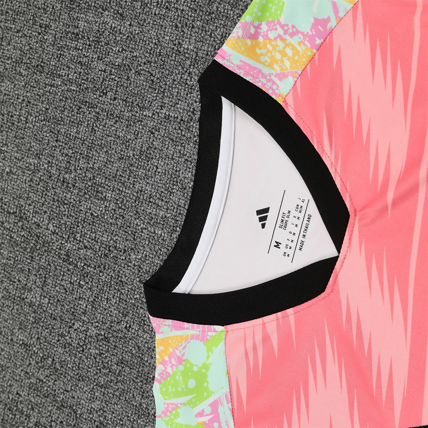 TKH-turbokithub-Real Madrid 25-26 Vest Training Set - Pink Arrow Pattern Vest & Black Shorts