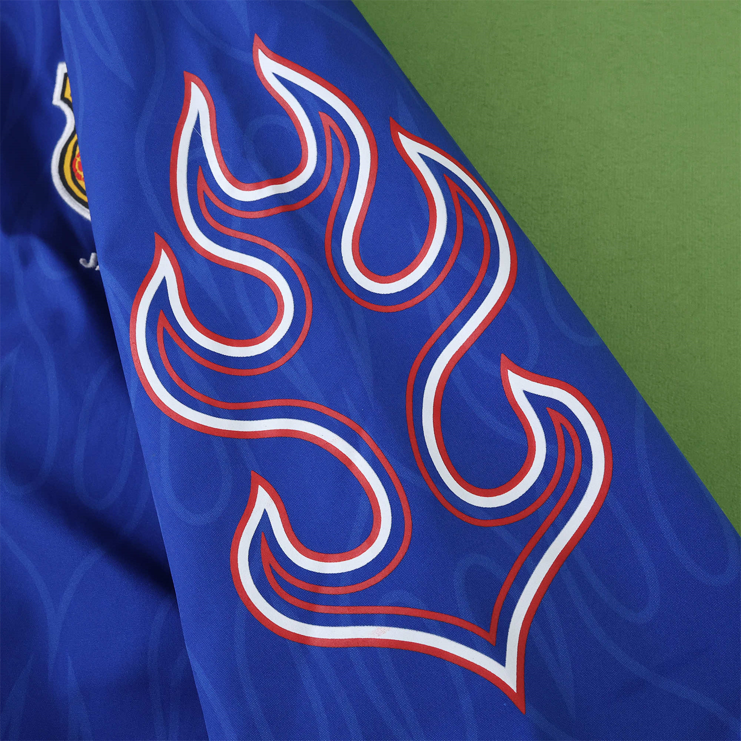 TKH-turbokithub-Retro Japan 1998 Throwback Double Sided Reversible Windbreaker - White & Blue