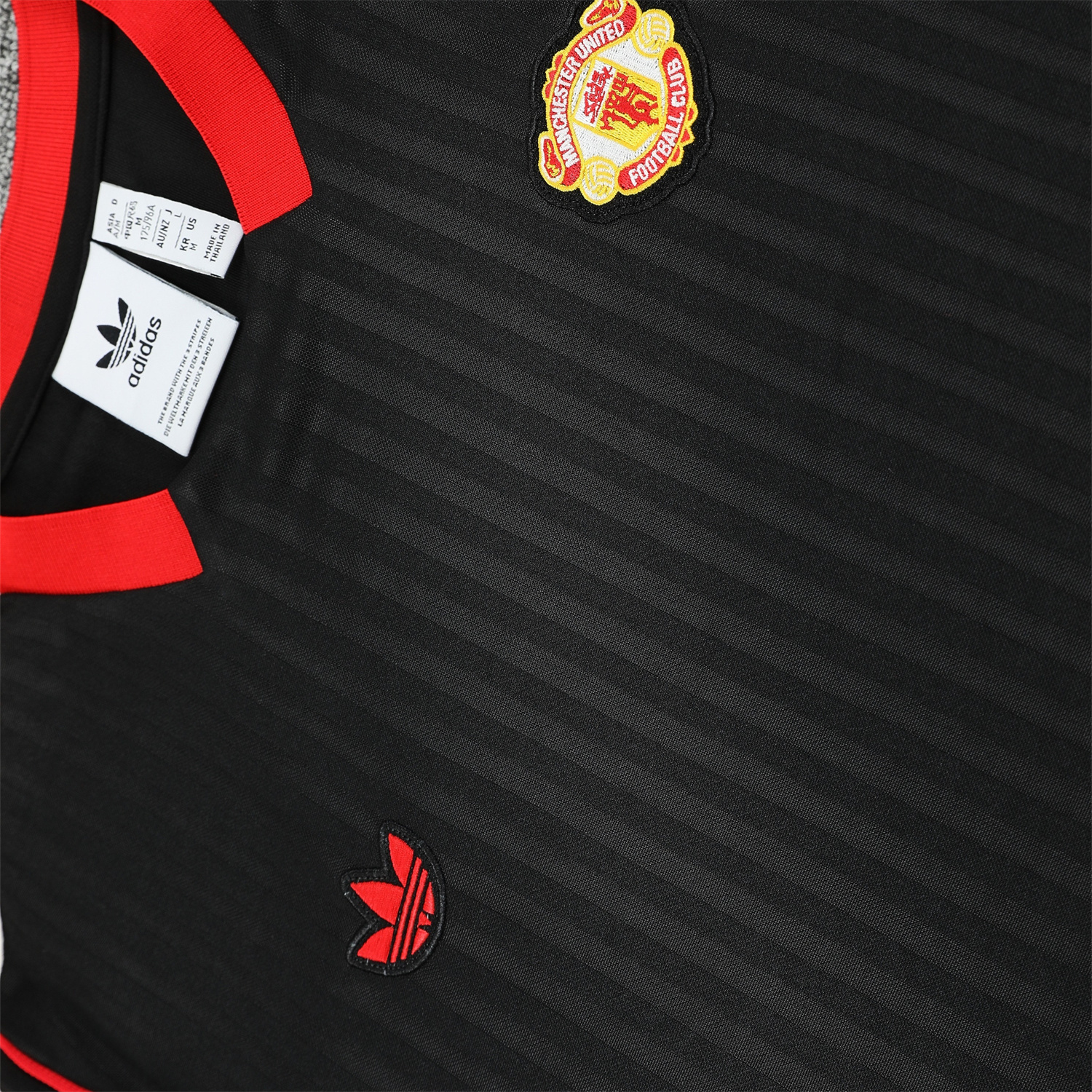 TKH-turbokithub-Manchester United 25-26 Short-Sleeve Training Set - Red Lines Black Top & Black Shorts