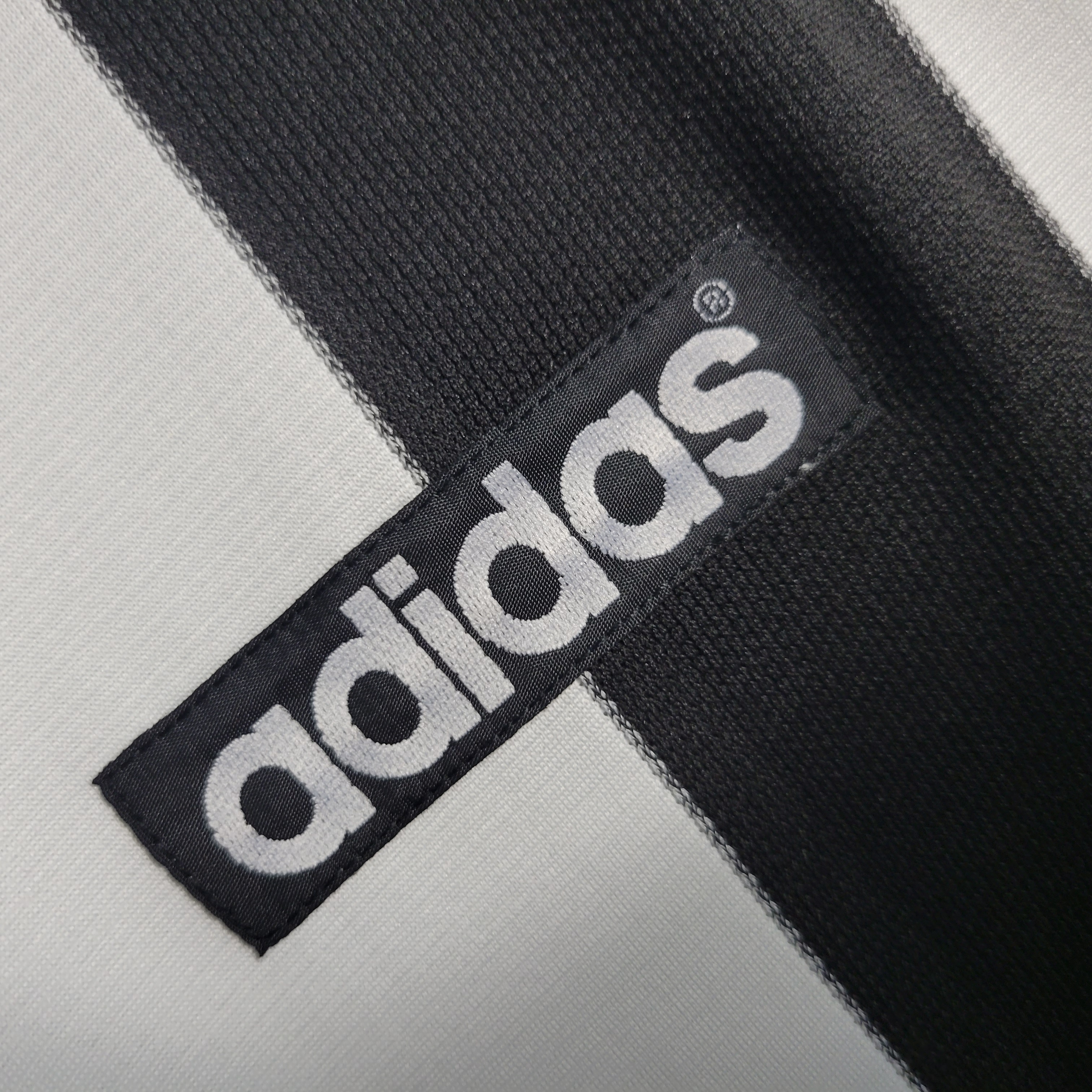 TKH-turbokithub-Retro Newcastle United 1995-97 Home Stadium Jersey
