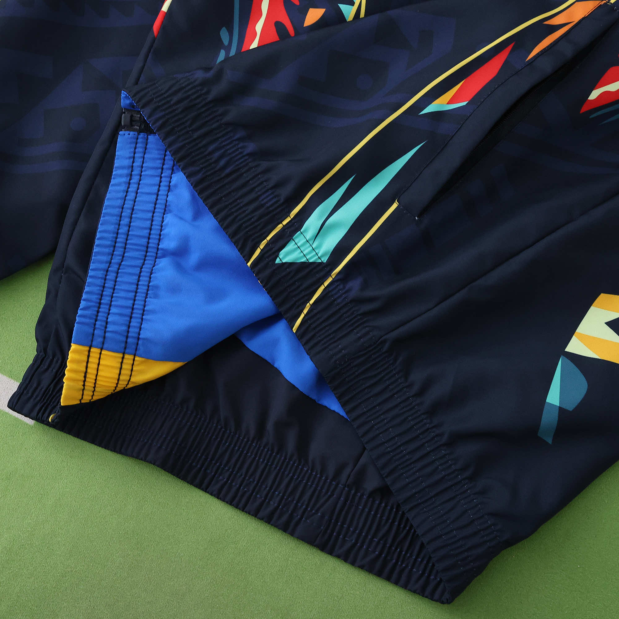 TKH-turbokithub-Club América 25-26 Throwback Double Sided Reversible Windbreaker - Blue & Black