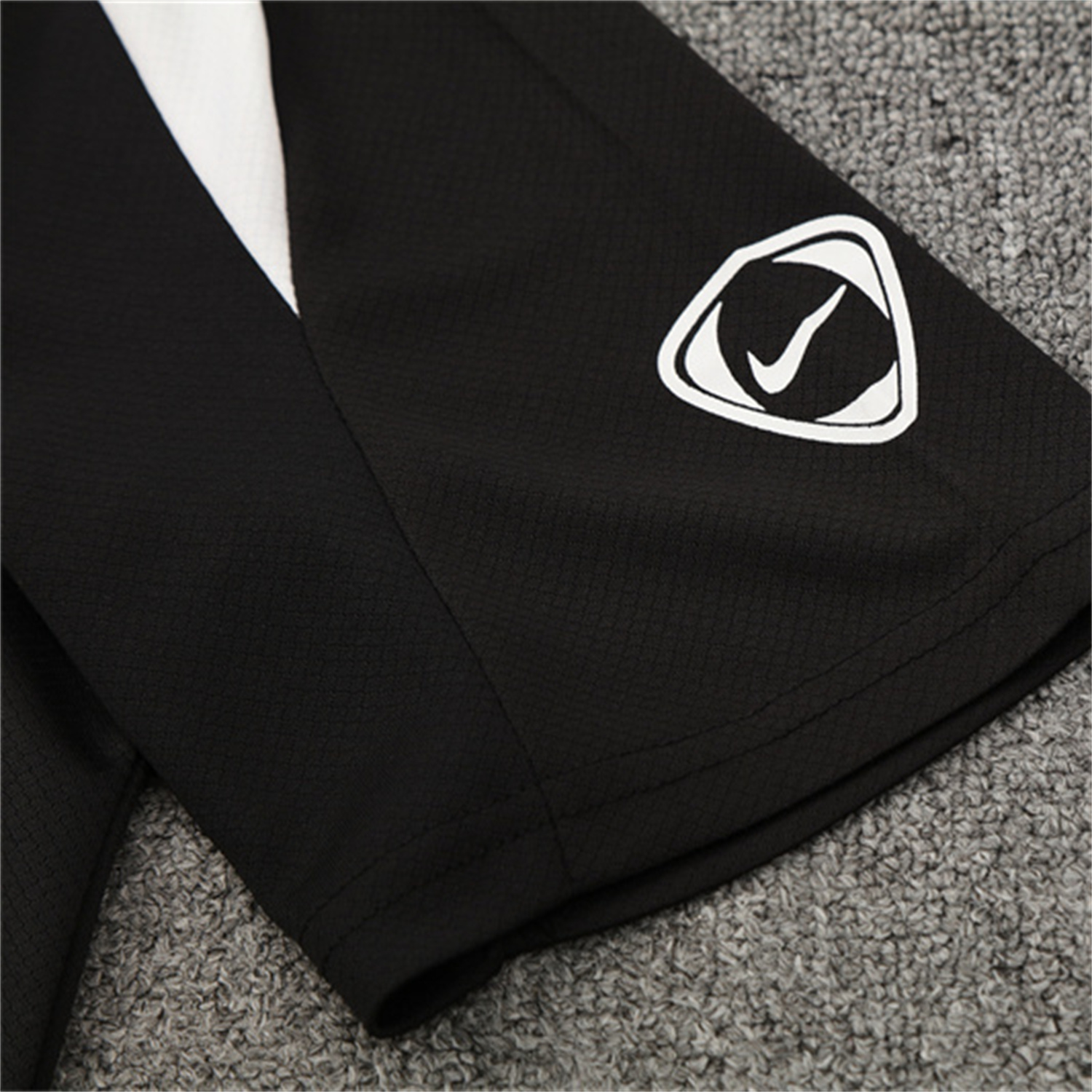 TKH-turbokithub-Paris Saint-Germain PSG 25-26 Short-Sleeve Training Set - White Edge Black Top & Black Shorts