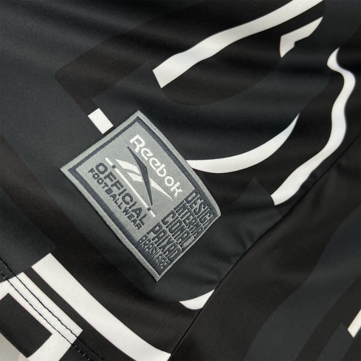TKH-turbokithub-Santa Cruz 26-27 Pre-Match Black With White Lines Jersey - Fans Version