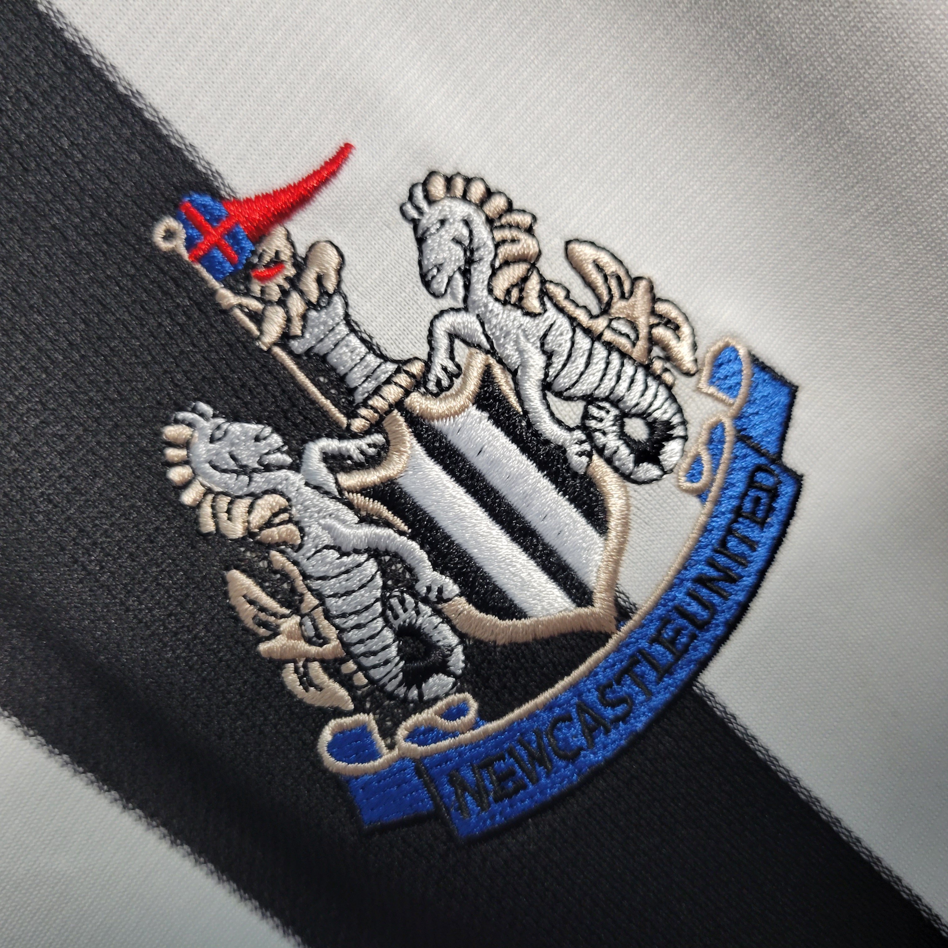 TKH-turbokithub-Retro Newcastle United 1995-97 Home Stadium Jersey