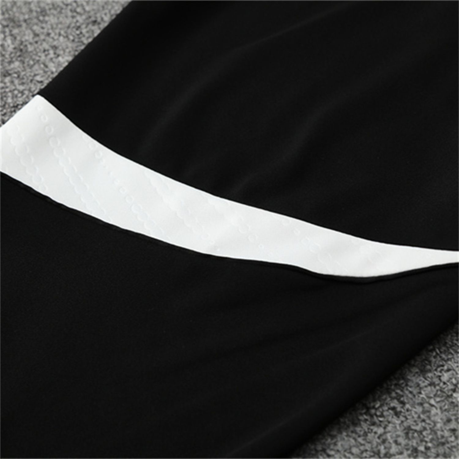 TKH-turbokithub-Liver.pool 25-26 Kids Long Sleeve Training Set - White Top & Black Pants