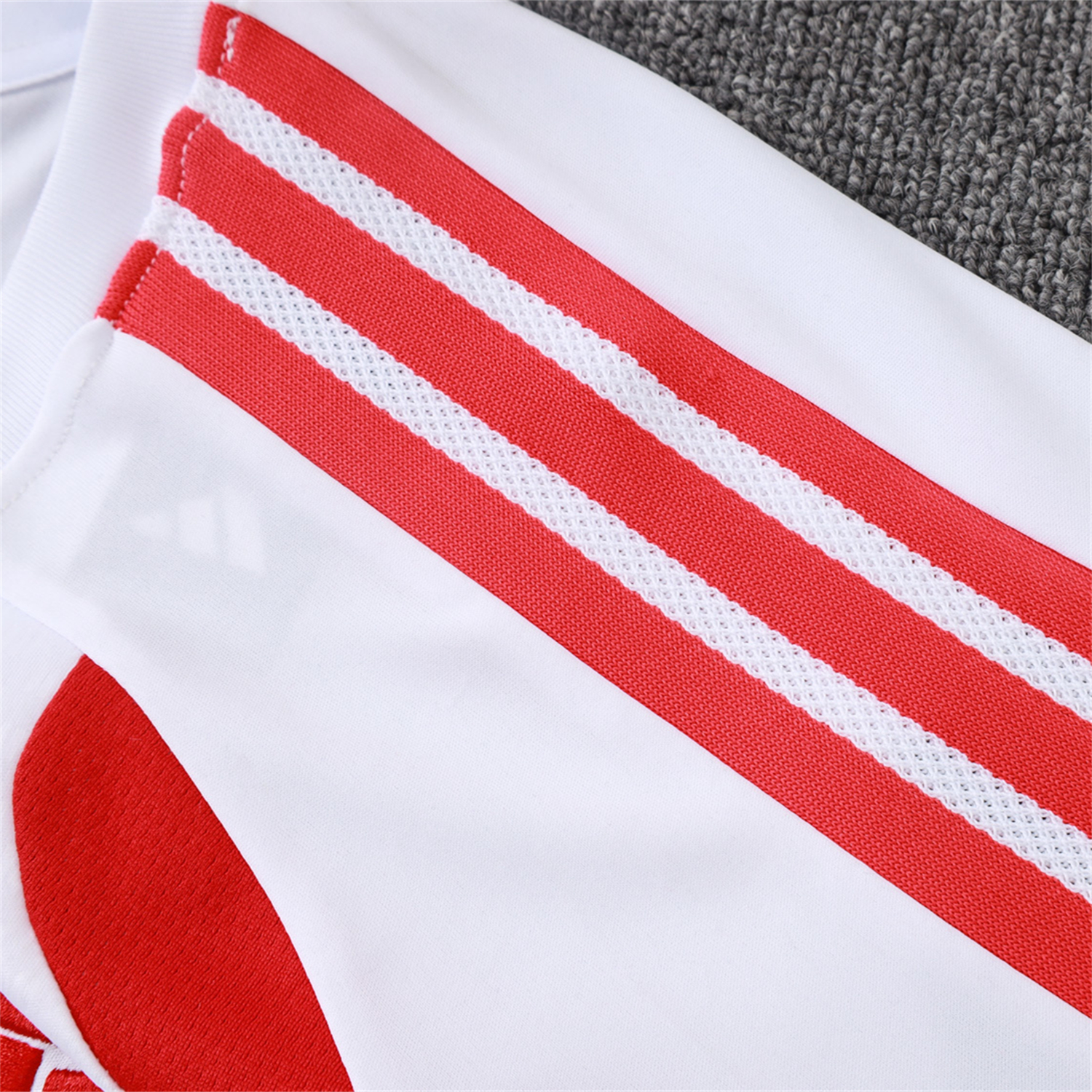TKH-turbokithub-SC Internacional 2026 Short-Sleeve Training Set - White Top and Red Shorts