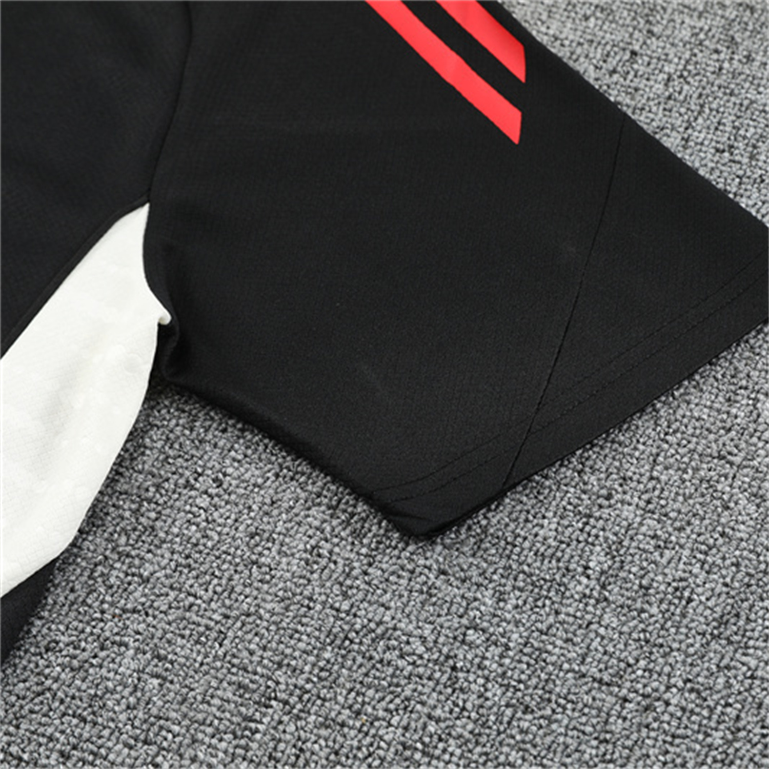 TKH-turbokithub-Liver.pool 25-26 Short-Sleeve Training Set - Black Top & Black Shorts