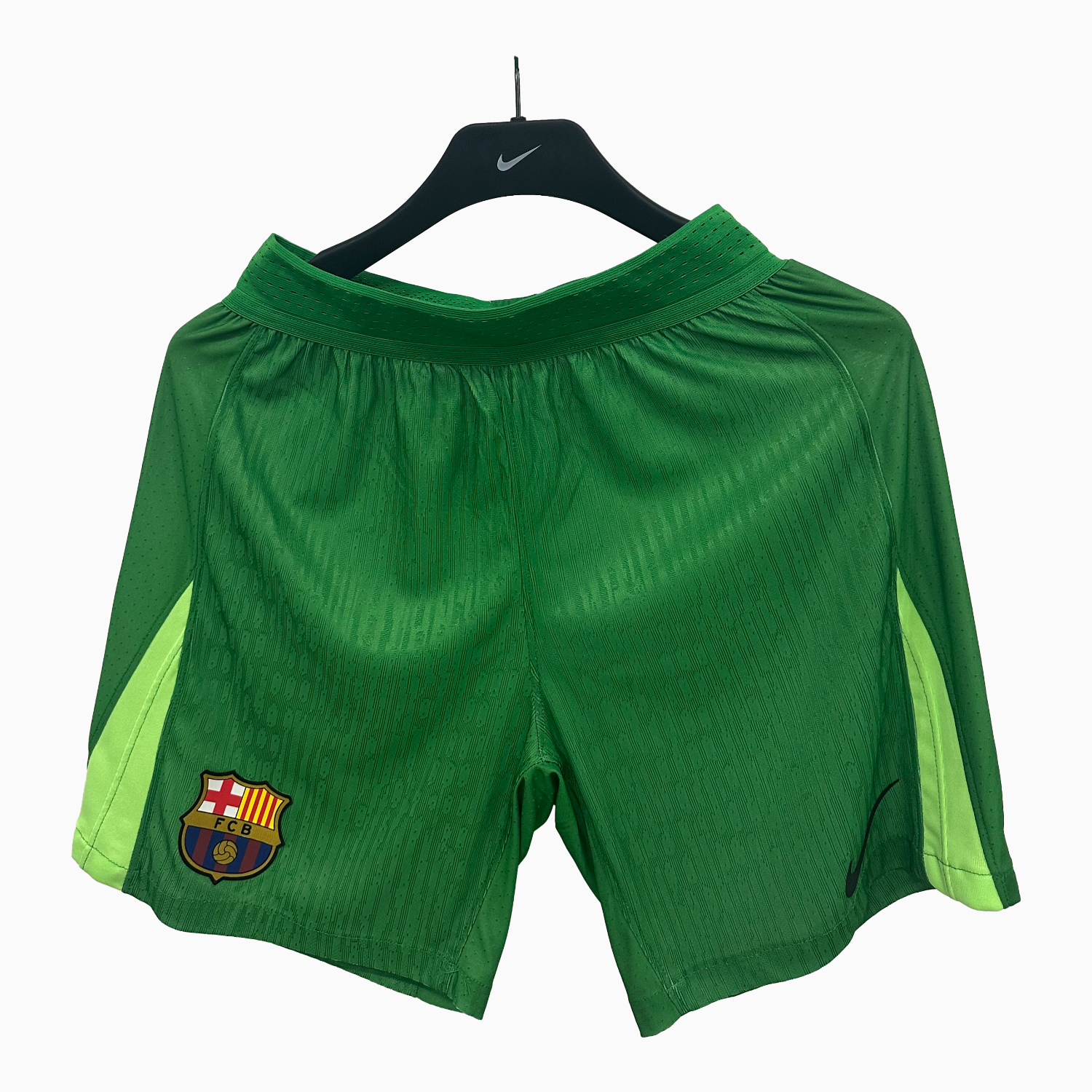 TKH-turbokithub-Barcelona 25-26 Green Goalkeeper Shorts - Player Version
