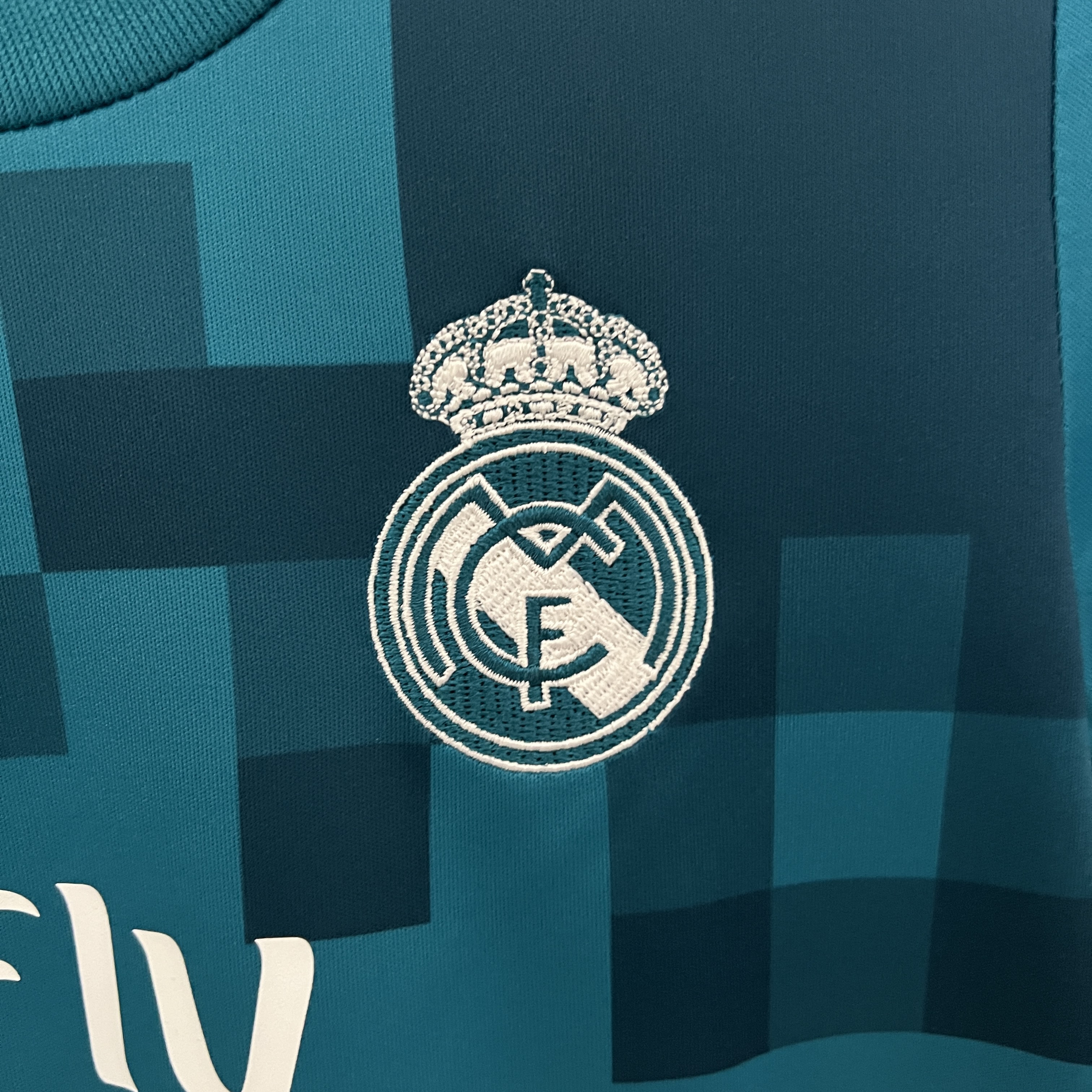 TKH-turbokithub-Retro Real Madrid 17-18 Third Kids Kit
