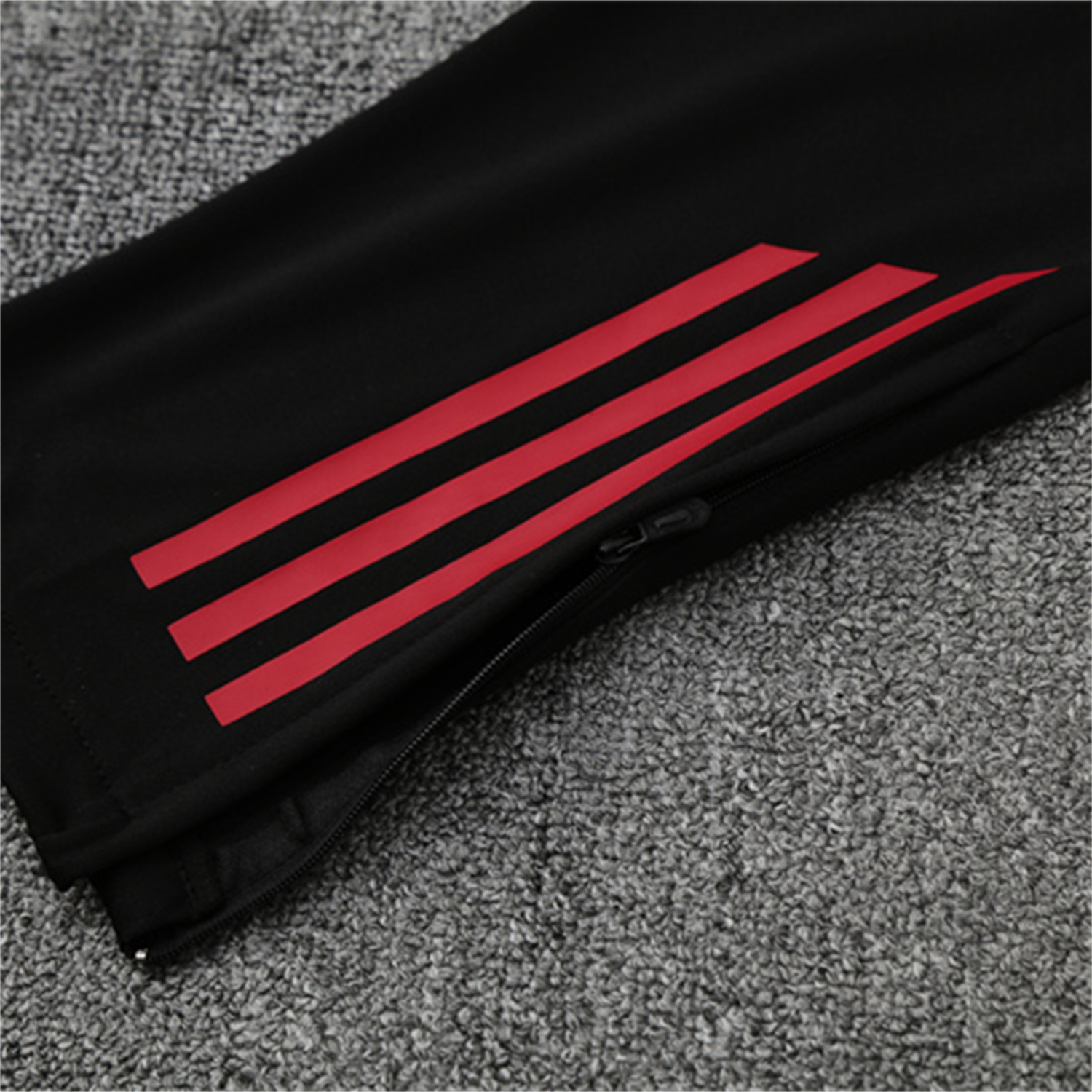 TKH-turbokithub-Manchester United 25-26 Kid Long Sleeves Training Set - White Top & Black Pants