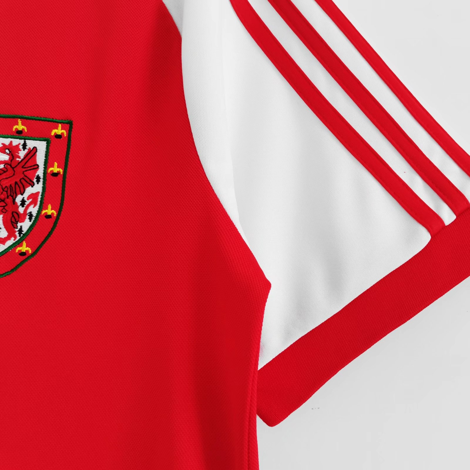 TKH-turbokithub-Retro Wales 1982 Home Stadium Jersey