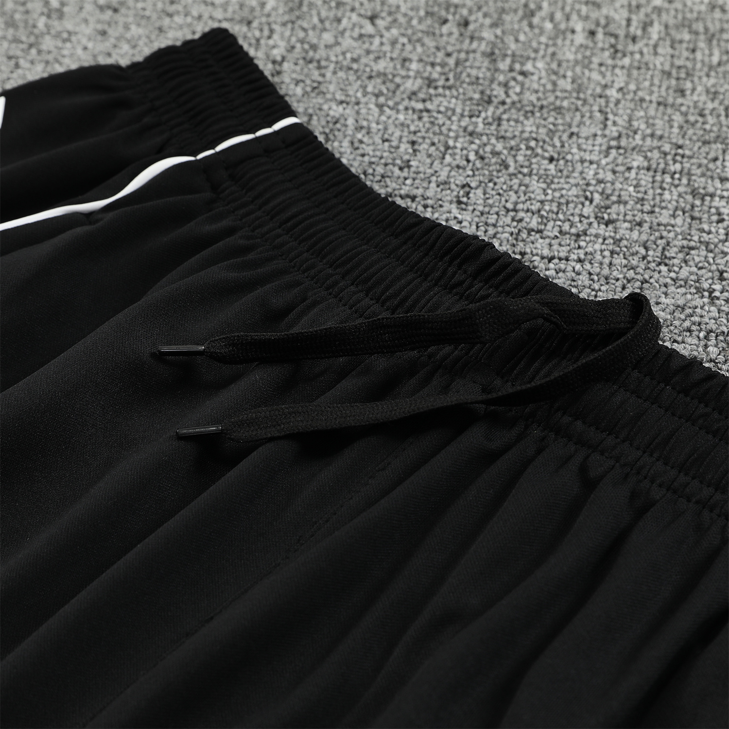 TKH-turbokithub-Real Madrid 25-26 Vest Training Set - Pink Arrow Pattern Vest & Black Shorts