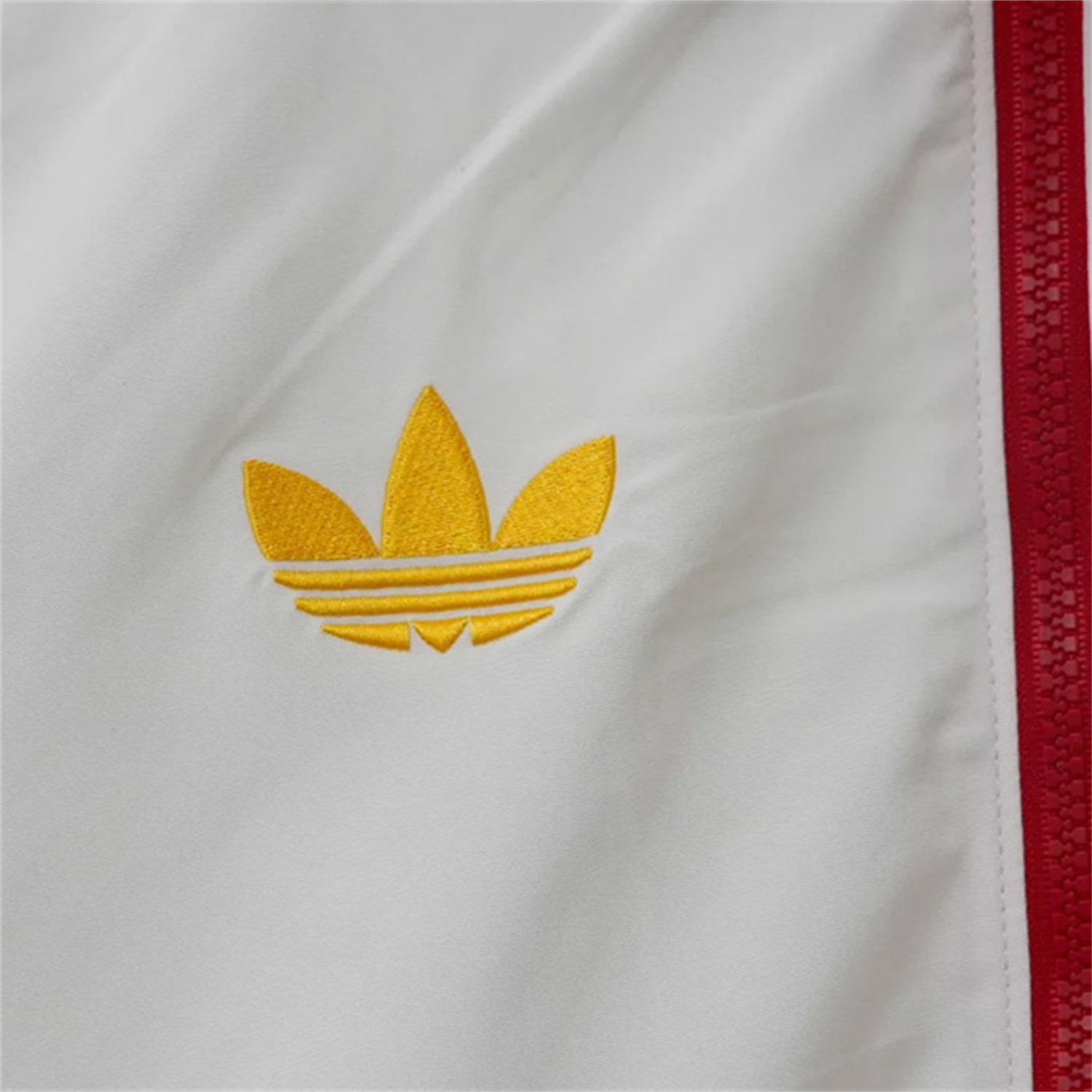 TKH-turbokithub-Retro Bayern Munich 24-25 125th Anniversary Windbreaker Jacket - White Red Sripe