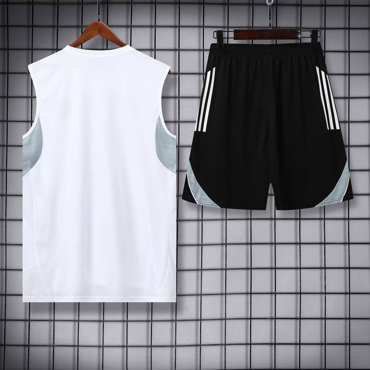 TKH-turbokithub-Real Madrid 25-26 Vest Training Set - Grey And White Vest & Black Shorts