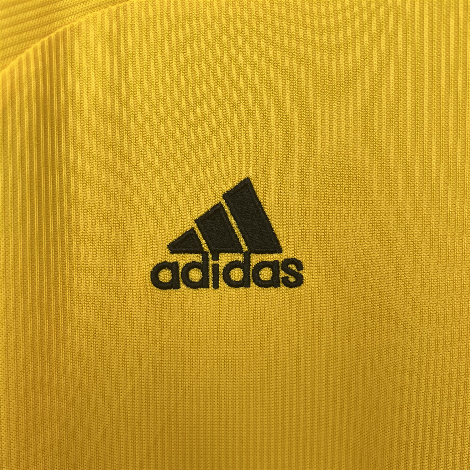 TKH-turbokithub-Retro AC Milan 1999-00 Fourth Jersey