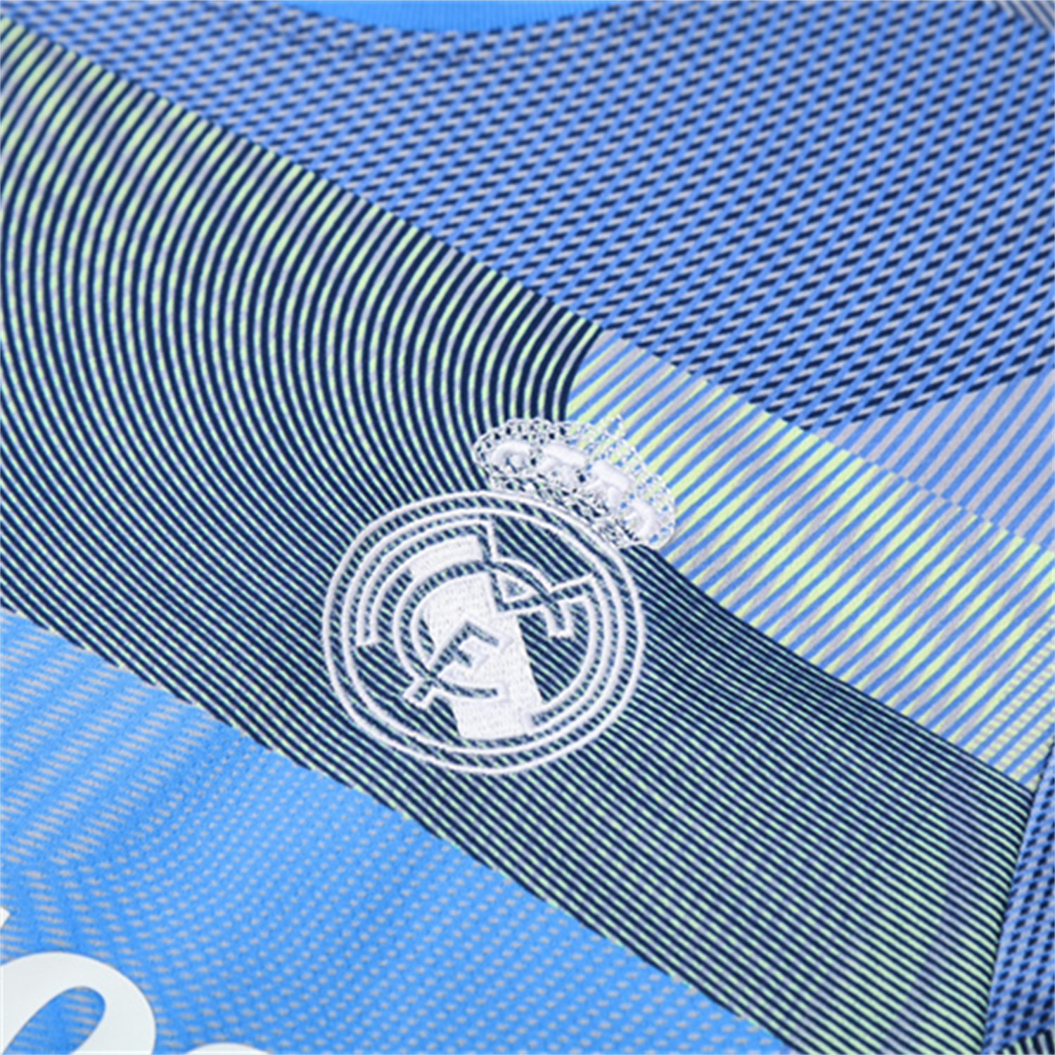 TKH-turbokithub-Real Madrid 25-26 Pre-Match Short-Sleeve Training Set - Blue-Gray Camouflage Top and Blue Shorts