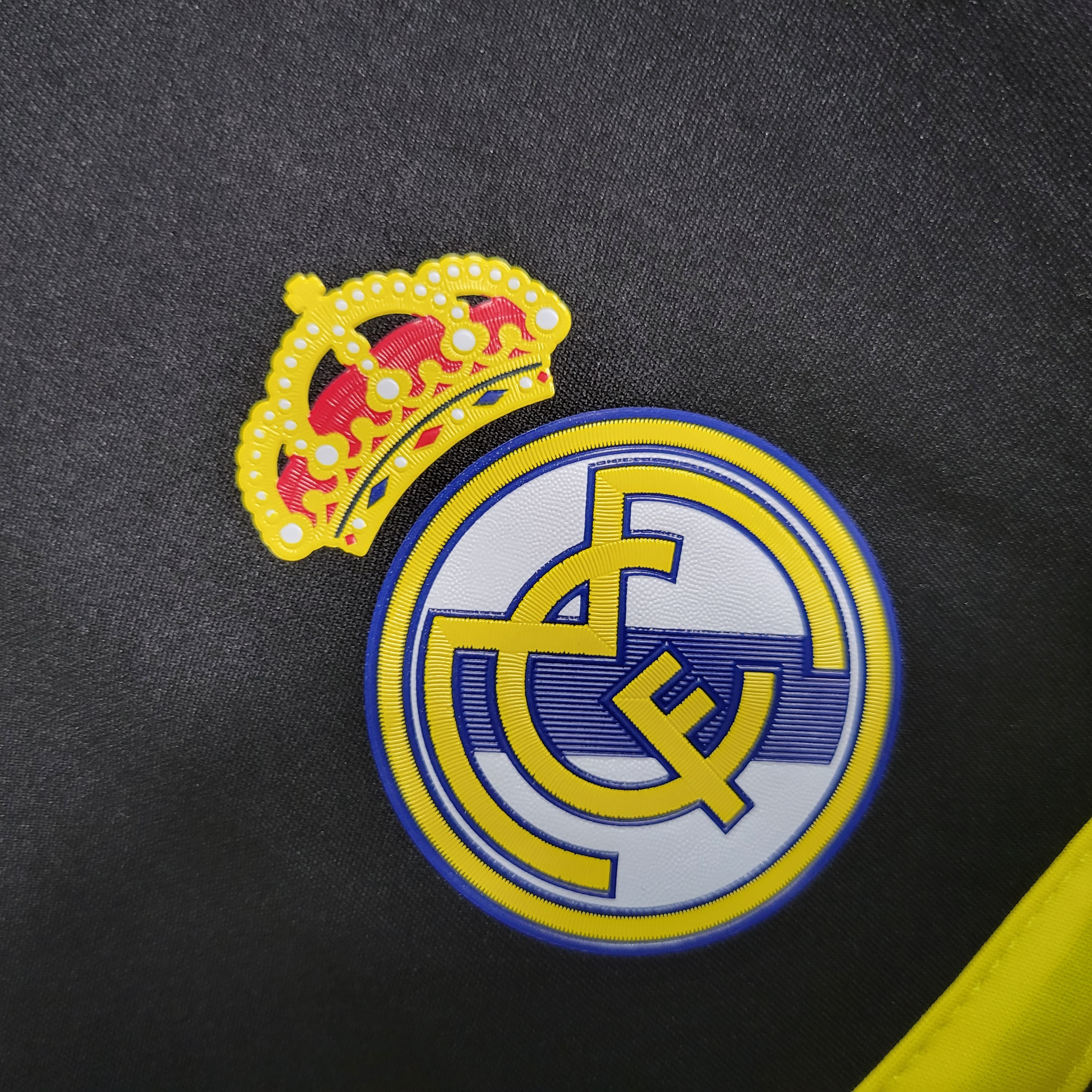 TKH-turbokithub-Retro Real Madrid 11-12 Black Goalkeeper Jersey