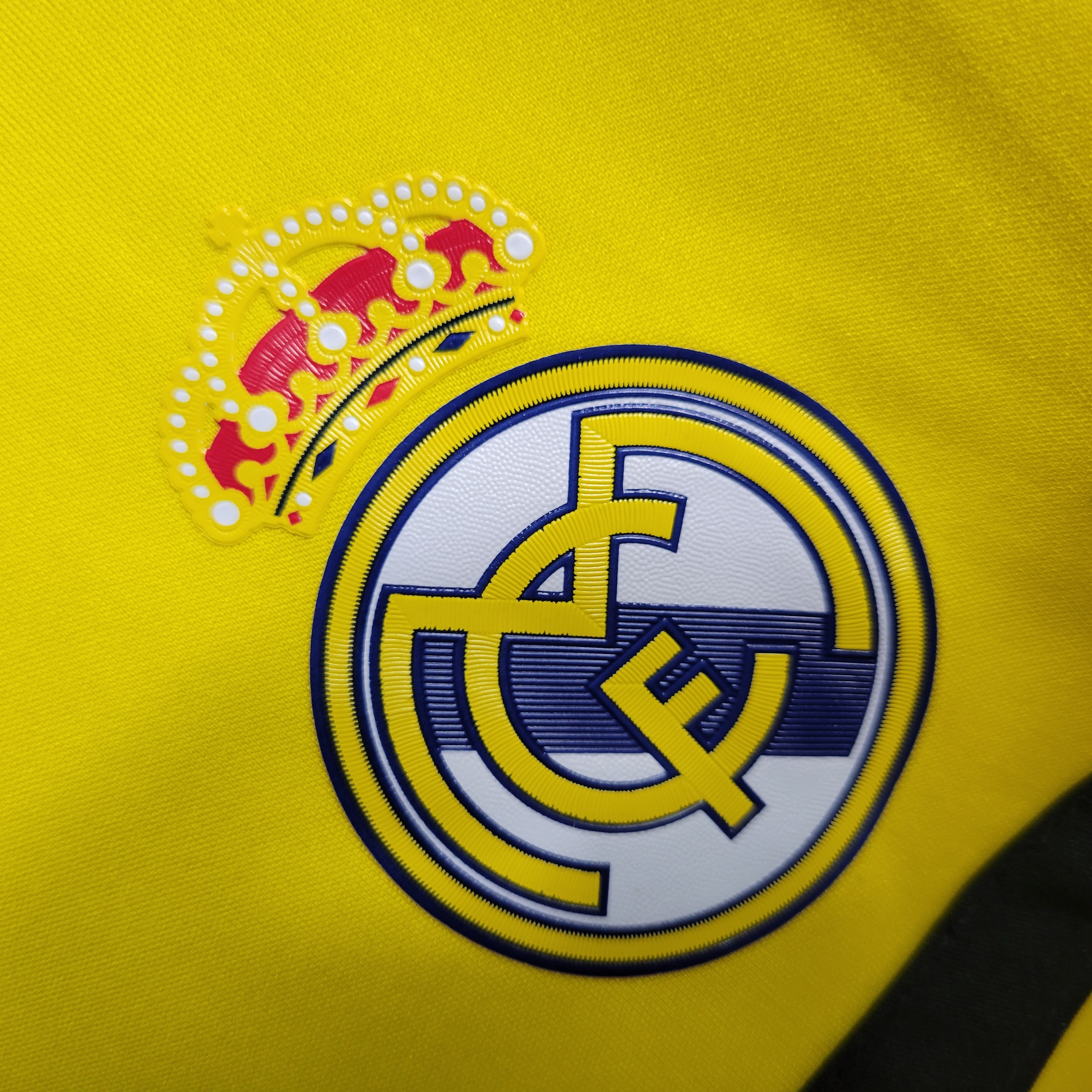 TKH-turbokithub-Retro Real Madrid 11-12 Yellow Goalkeeper Jersey