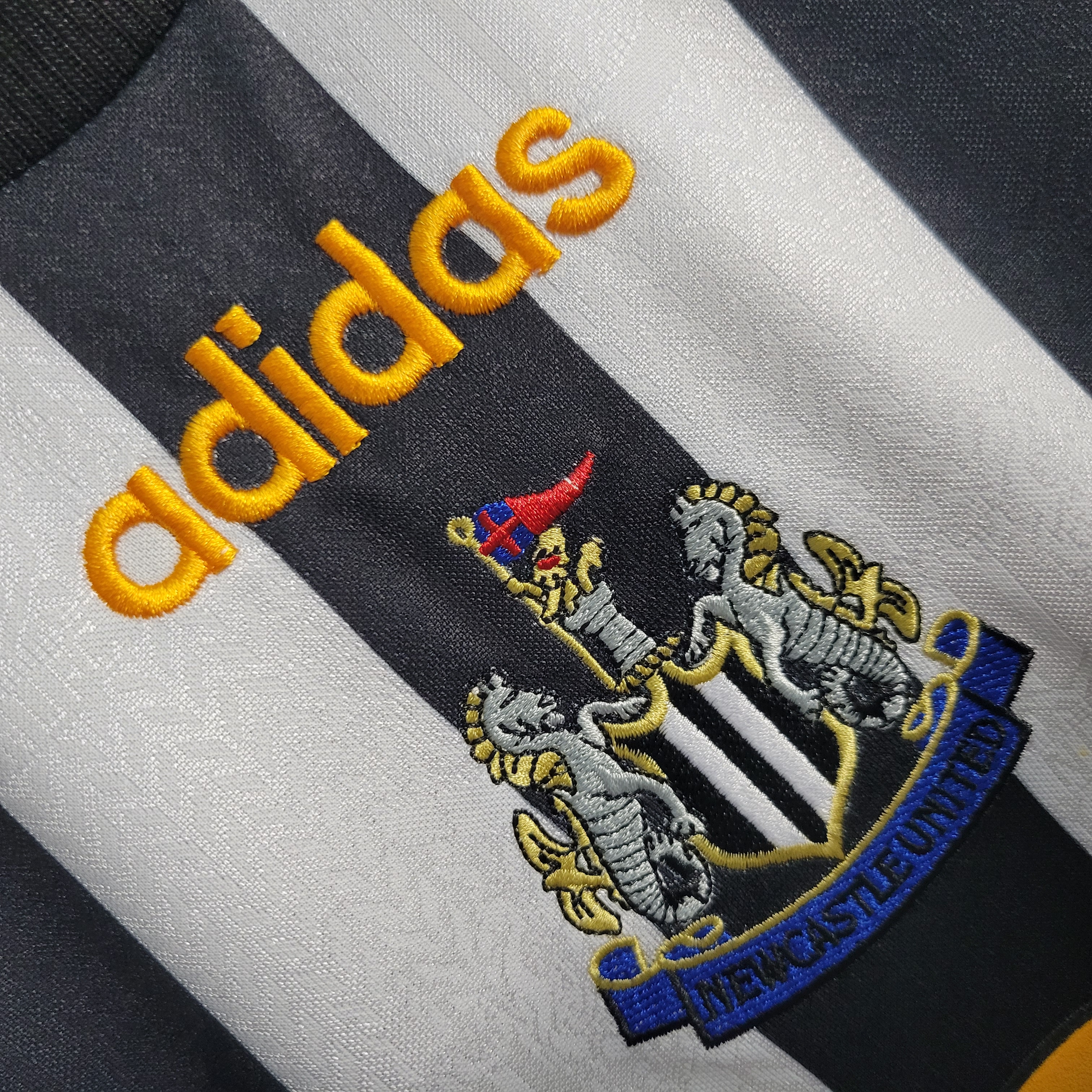 TKH-turbokithub-Retro Newcastle United 1997-99 Home Long Sleeve Jersey