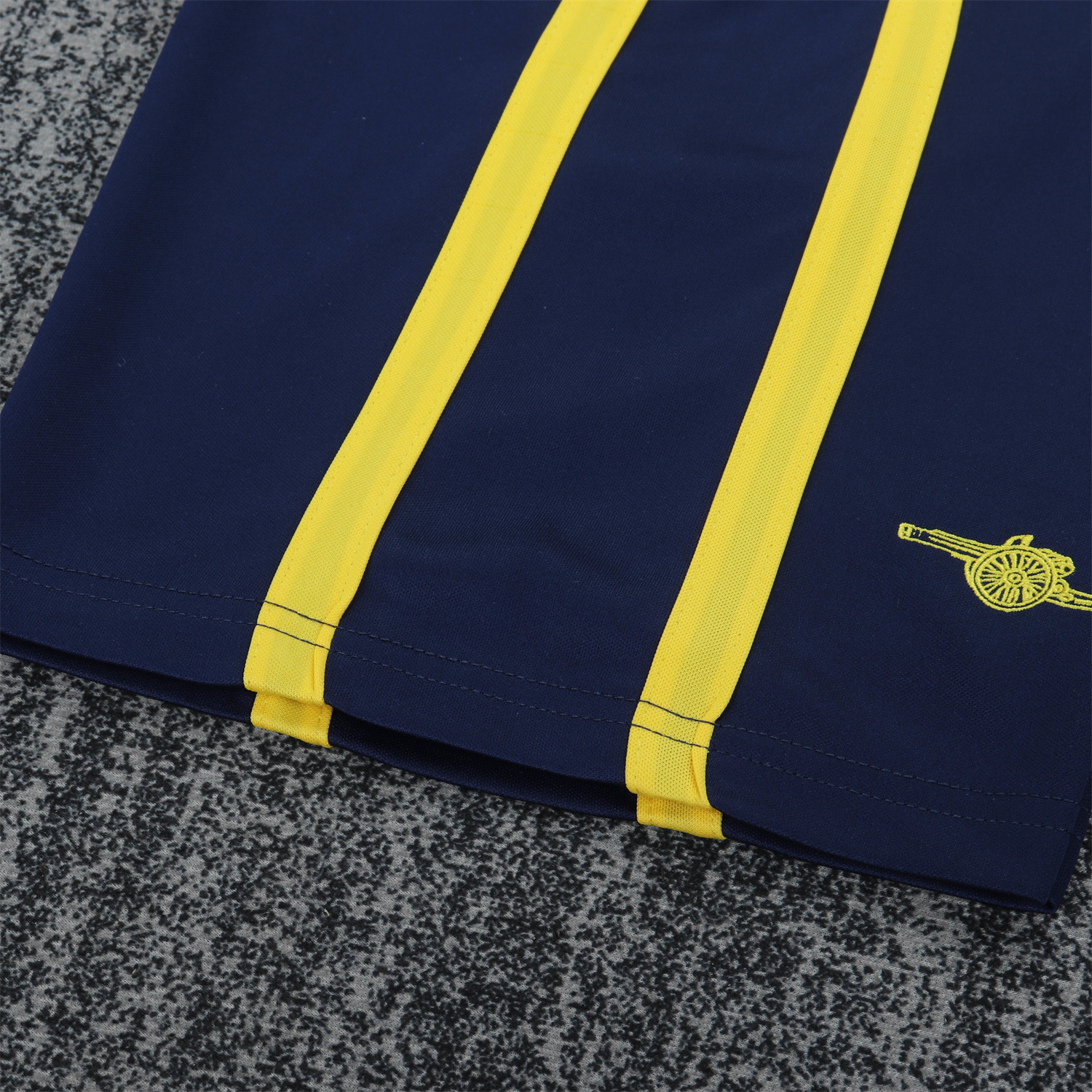 TKH-turbokithub-Retro Arsenal 2000-01 Away Kids Kit