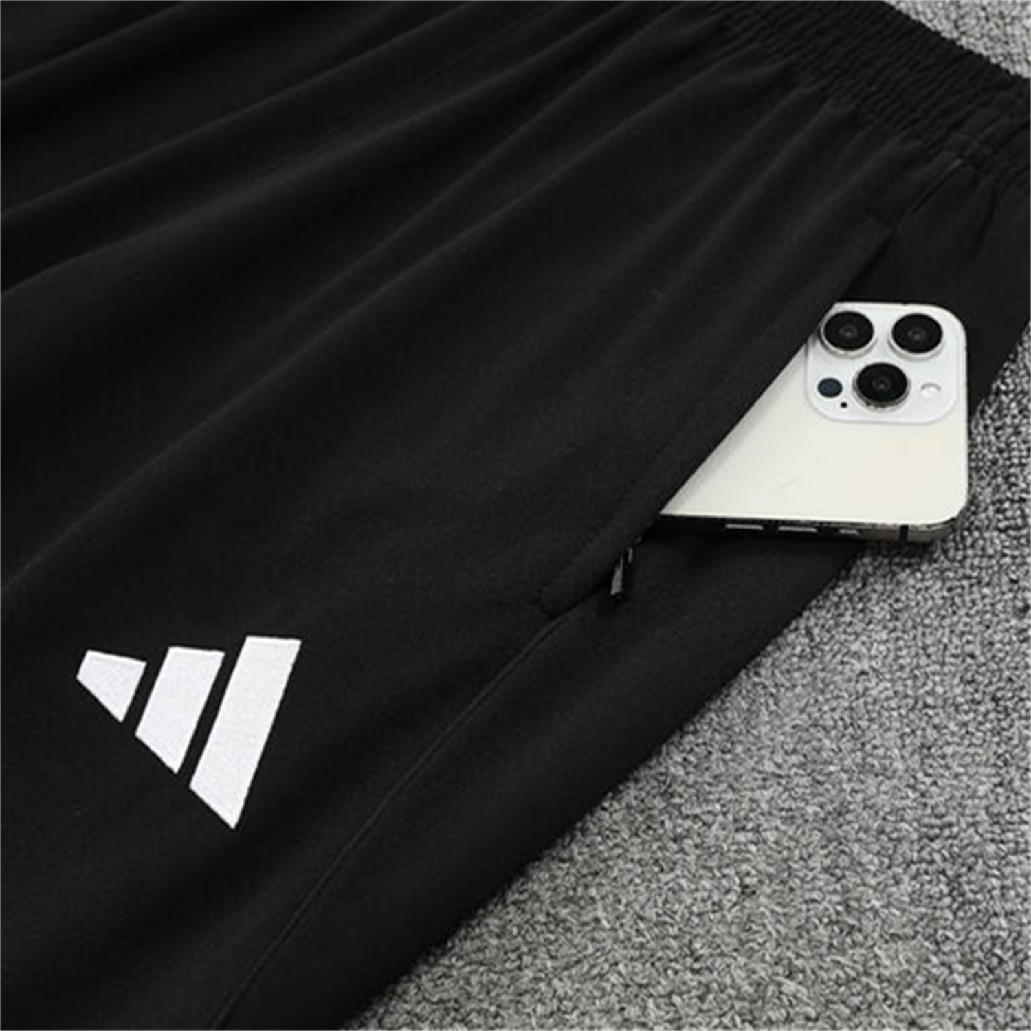 TKH-turbokithub-Manchester United 25-26 Kids Long Sleeve Training Set - White Top & Black Pants