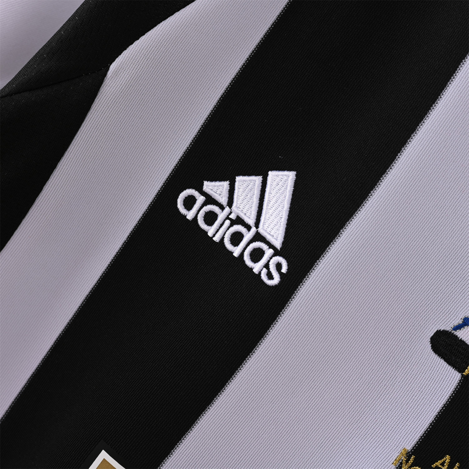 TKH-turbokithub-Retro Newcastle United 2006 Alan Shearer Testimonial Home Jersey