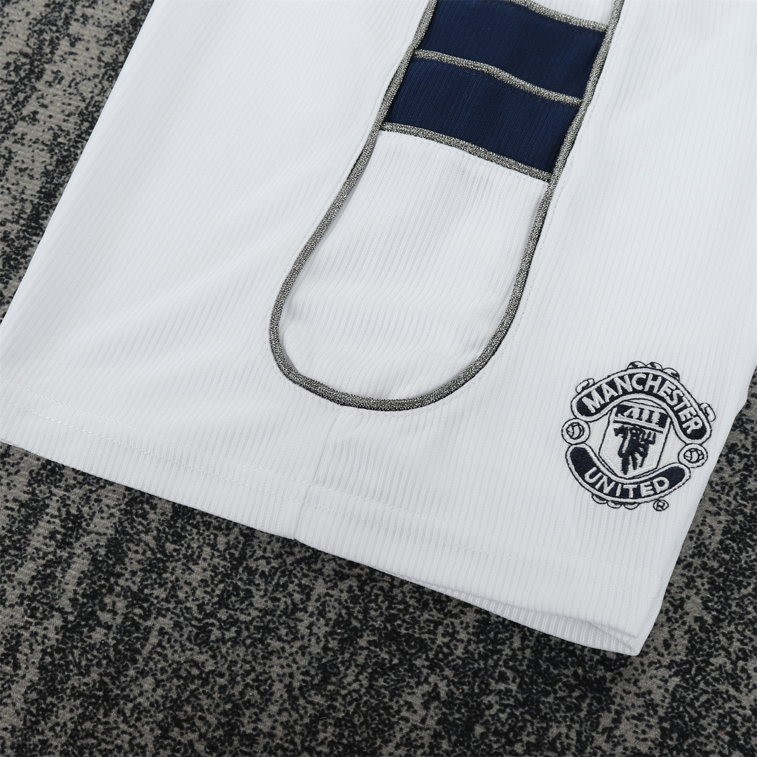 TKH-turbokithub-Retro Manchester United 2000-01 Away Kids Kit