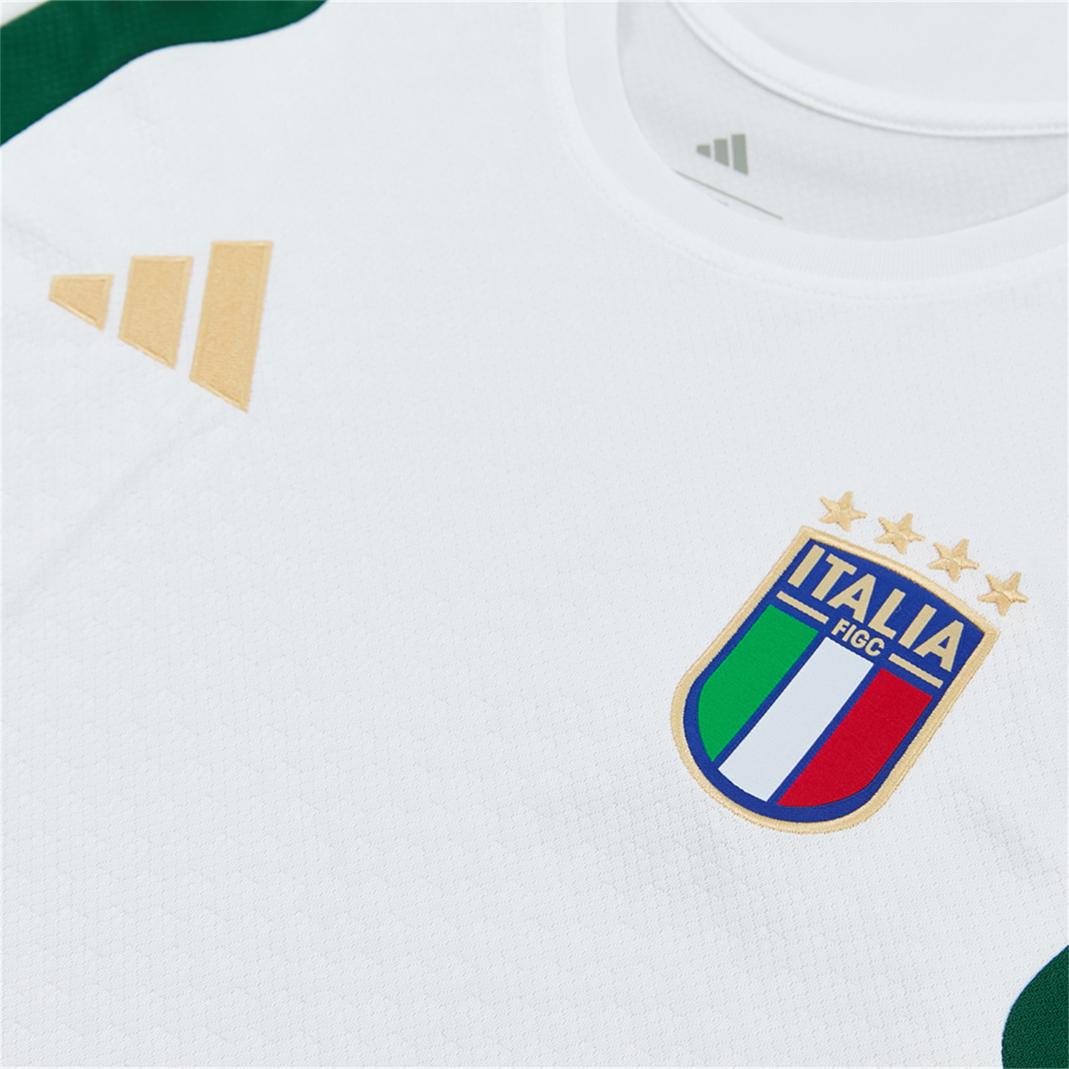 TKH-turbokithub-Italy 2026 Short-Sleeve Training Set - White With Green Accents Top & Green With White Pants