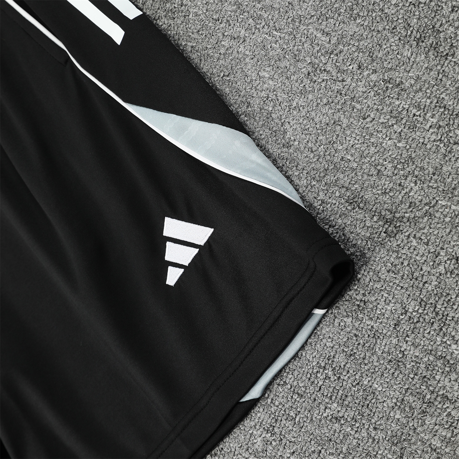 TKH-turbokithub-Real Madrid 25-26 Vest Training Set - Blue Purple Curve Pattern Vest & Black Shorts