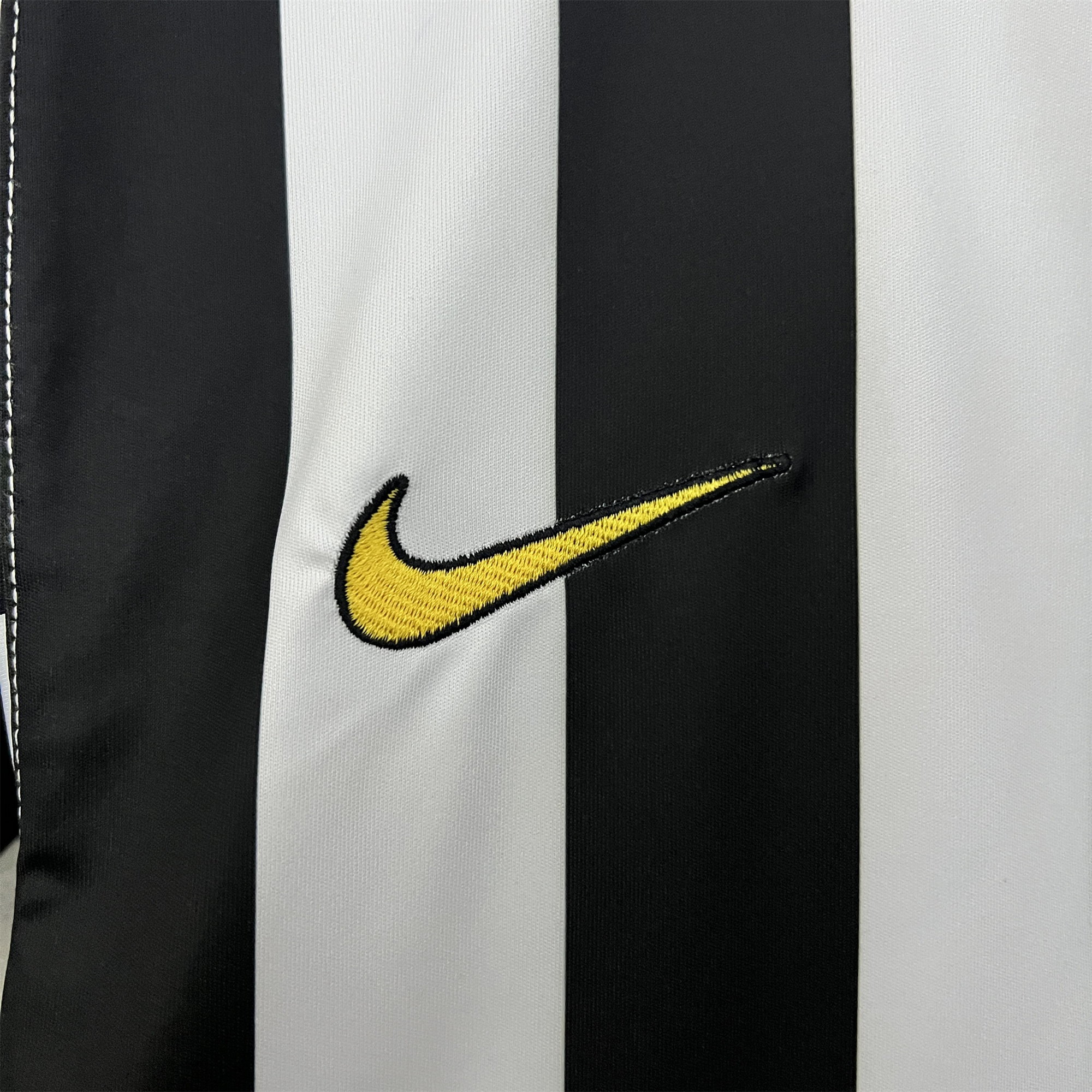 TKH-turbokithub-Retro Juventus 2003-04 Home Jersey