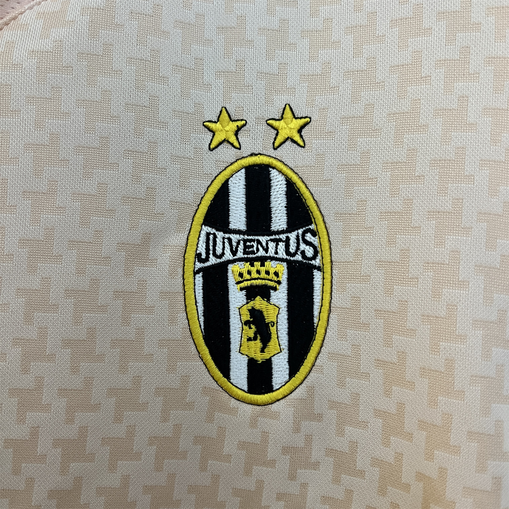 TKH-turbokithub-Retro Juventus 2003-04 Away Jersey