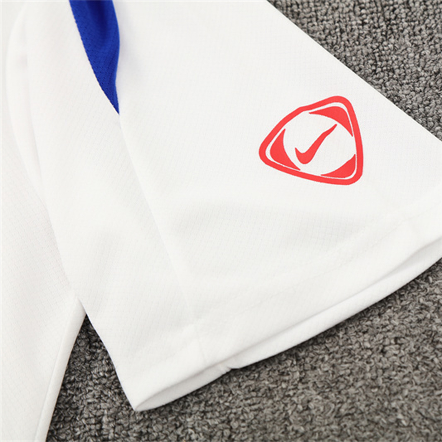 TKH-turbokithub-Paris Saint-Germain PSG 25-26 Short-Sleeve Training Set - White Top & Black Shorts